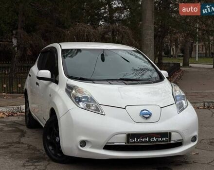 Белый Ниссан Лиф, объемом двигателя 0 л и пробегом 138 тыс. км за 6799 $, фото 2 на Automoto.ua