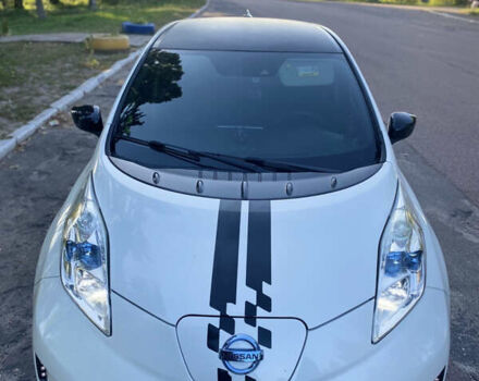 Белый Ниссан Лиф, объемом двигателя 0 л и пробегом 118 тыс. км за 9500 $, фото 6 на Automoto.ua