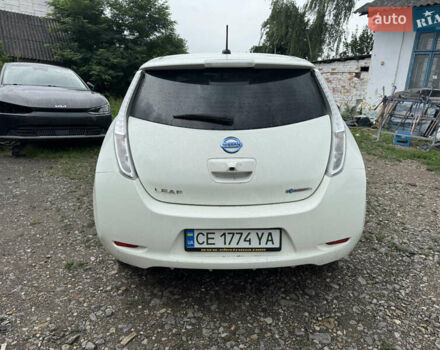 Білий Ніссан Ліф, об'ємом двигуна 0 л та пробігом 125 тис. км за 7500 $, фото 4 на Automoto.ua