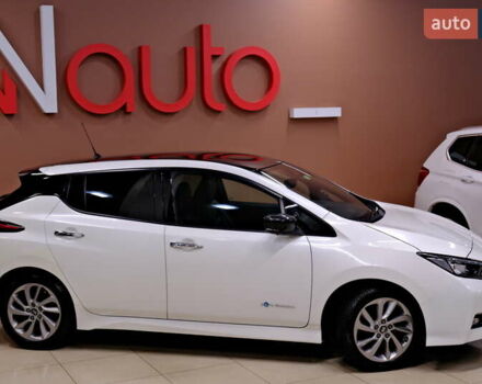 Белый Ниссан Лиф, объемом двигателя 0 л и пробегом 121 тыс. км за 14900 $, фото 7 на Automoto.ua