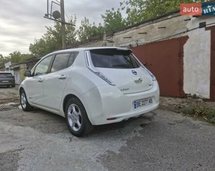 Белый Ниссан Лиф, объемом двигателя 0 л и пробегом 111 тыс. км за 8200 $, фото 9 на Automoto.ua