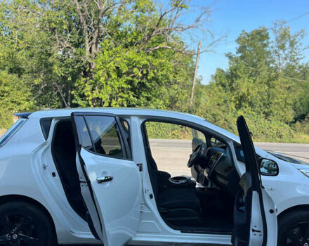 Білий Ніссан Ліф, об'ємом двигуна 0 л та пробігом 96 тис. км за 9500 $, фото 14 на Automoto.ua