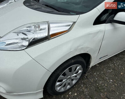 Білий Ніссан Ліф, об'ємом двигуна 0 л та пробігом 125 тис. км за 7500 $, фото 1 на Automoto.ua