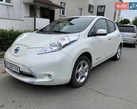 Белый Ниссан Лиф, объемом двигателя 0 л и пробегом 56 тыс. км за 7400 $, фото 1 на Automoto.ua