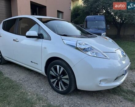 Белый Ниссан Лиф, объемом двигателя 0 л и пробегом 107 тыс. км за 8400 $, фото 1 на Automoto.ua