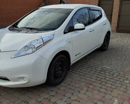 Белый Ниссан Лиф, объемом двигателя 0 л и пробегом 63 тыс. км за 8500 $, фото 2 на Automoto.ua