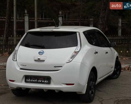 Белый Ниссан Лиф, объемом двигателя 0 л и пробегом 138 тыс. км за 6799 $, фото 4 на Automoto.ua