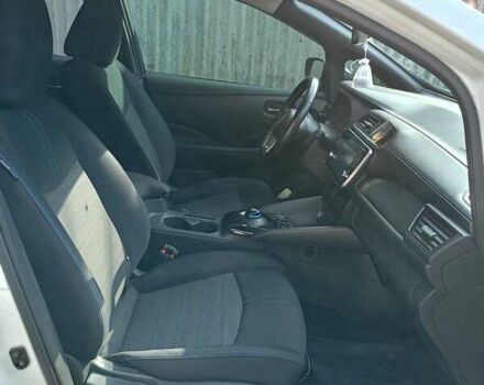 Белый Ниссан Лиф, объемом двигателя 0 л и пробегом 230 тыс. км за 10000 $, фото 5 на Automoto.ua