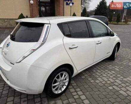 Белый Ниссан Лиф, объемом двигателя 0 л и пробегом 124 тыс. км за 9200 $, фото 2 на Automoto.ua