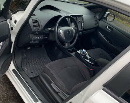 Белый Ниссан Лиф, объемом двигателя 0 л и пробегом 90 тыс. км за 8500 $, фото 6 на Automoto.ua