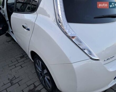 Білий Ніссан Ліф, об'ємом двигуна 0 л та пробігом 109 тис. км за 9500 $, фото 4 на Automoto.ua