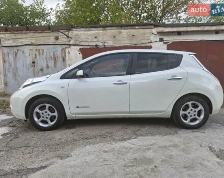 Белый Ниссан Лиф, объемом двигателя 0 л и пробегом 111 тыс. км за 8200 $, фото 12 на Automoto.ua