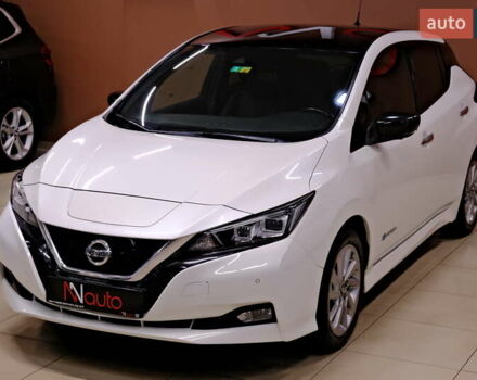 Белый Ниссан Лиф, объемом двигателя 0 л и пробегом 121 тыс. км за 14900 $, фото 2 на Automoto.ua