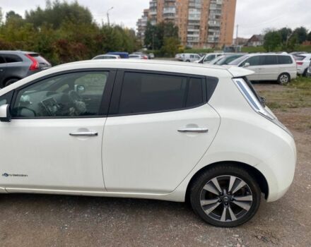 Белый Ниссан Лиф, объемом двигателя 0 л и пробегом 88 тыс. км за 4000 $, фото 5 на Automoto.ua