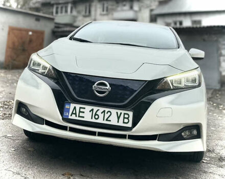 Белый Ниссан Лиф, объемом двигателя 0 л и пробегом 15 тыс. км за 12000 $, фото 4 на Automoto.ua