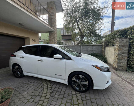 Білий Ніссан Ліф, об'ємом двигуна 0 л та пробігом 57 тис. км за 13750 $, фото 1 на Automoto.ua