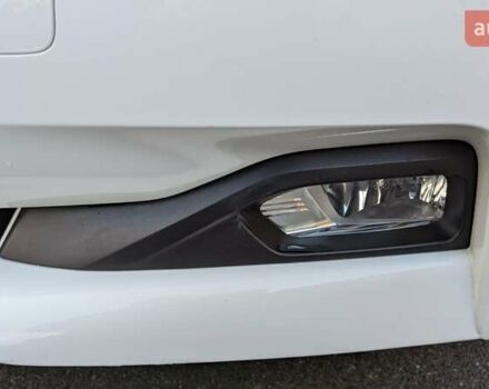 Белый Ниссан Лиф, объемом двигателя 0 л и пробегом 60 тыс. км за 14900 $, фото 3 на Automoto.ua