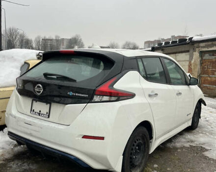 Білий Ніссан Ліф, об'ємом двигуна 0 л та пробігом 172 тис. км за 7500 $, фото 1 на Automoto.ua