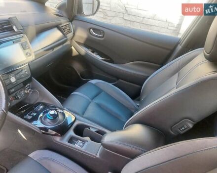 Белый Ниссан Лиф, объемом двигателя 0 л и пробегом 132 тыс. км за 12999 $, фото 19 на Automoto.ua