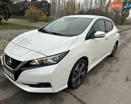 Белый Ниссан Лиф, объемом двигателя 0 л и пробегом 37 тыс. км за 12700 $, фото 11 на Automoto.ua