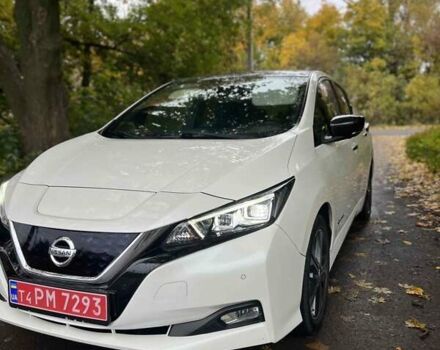 Белый Ниссан Лиф, объемом двигателя 0 л и пробегом 139 тыс. км за 10950 $, фото 4 на Automoto.ua