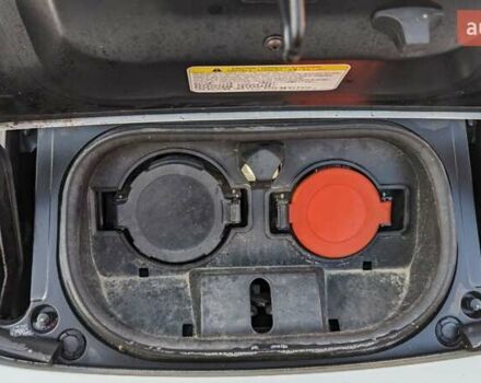 Белый Ниссан Лиф, объемом двигателя 0 л и пробегом 60 тыс. км за 14900 $, фото 44 на Automoto.ua