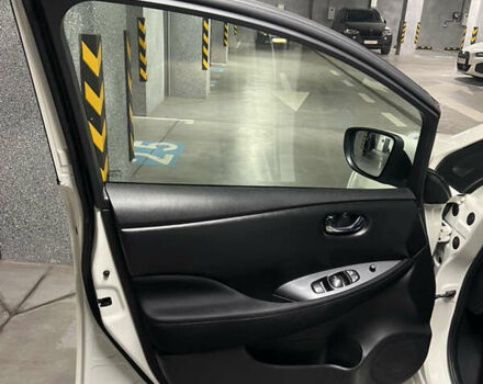 Белый Ниссан Лиф, объемом двигателя 0 л и пробегом 91 тыс. км за 13000 $, фото 7 на Automoto.ua