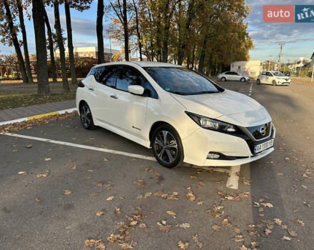 Белый Ниссан Лиф, объемом двигателя 0 л и пробегом 52 тыс. км за 15500 $, фото 3 на Automoto.ua