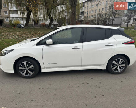 Белый Ниссан Лиф, объемом двигателя 0 л и пробегом 128 тыс. км за 10300 $, фото 5 на Automoto.ua