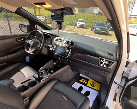 Білий Ніссан Ліф, об'ємом двигуна 40 л та пробігом 177 тис. км за 13900 $, фото 25 на Automoto.ua