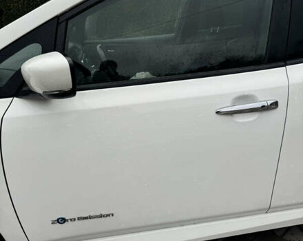 Белый Ниссан Лиф, объемом двигателя 0 л и пробегом 116 тыс. км за 11800 $, фото 43 на Automoto.ua