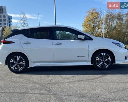 Белый Ниссан Лиф, объемом двигателя 0 л и пробегом 140 тыс. км за 12800 $, фото 3 на Automoto.ua