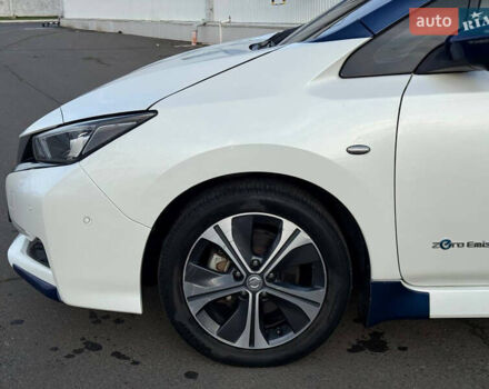 Білий Ніссан Ліф, об'ємом двигуна 0 л та пробігом 67 тис. км за 11500 $, фото 6 на Automoto.ua