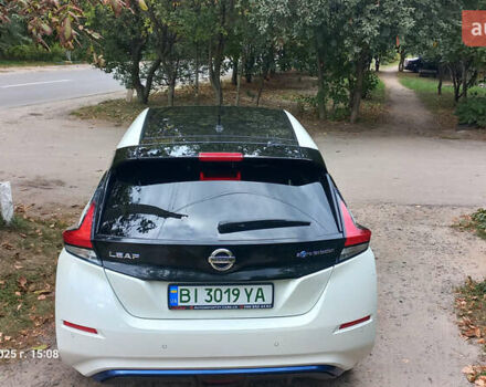 Белый Ниссан Лиф, объемом двигателя 0 л и пробегом 82 тыс. км за 15600 $, фото 8 на Automoto.ua