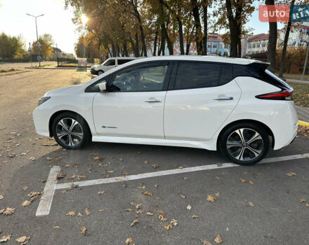 Белый Ниссан Лиф, объемом двигателя 0 л и пробегом 52 тыс. км за 15500 $, фото 12 на Automoto.ua