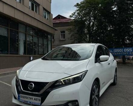 Белый Ниссан Лиф, объемом двигателя 0 л и пробегом 83 тыс. км за 12799 $, фото 7 на Automoto.ua