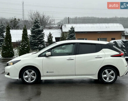 Белый Ниссан Лиф, объемом двигателя 0 л и пробегом 96 тыс. км за 13500 $, фото 4 на Automoto.ua