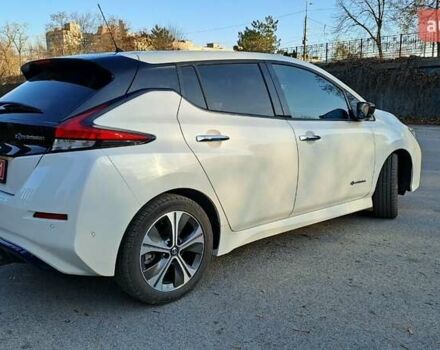 Белый Ниссан Лиф, объемом двигателя 0 л и пробегом 114 тыс. км за 12950 $, фото 2 на Automoto.ua