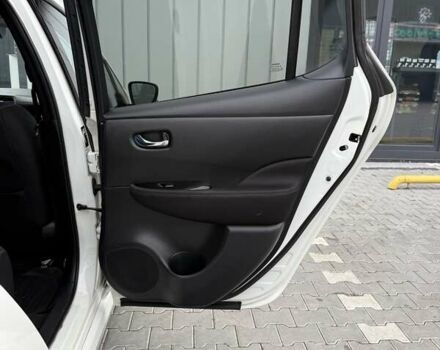 Белый Ниссан Лиф, объемом двигателя 0 л и пробегом 92 тыс. км за 12500 $, фото 23 на Automoto.ua