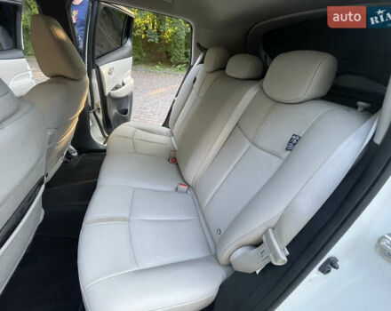 Белый Ниссан Лиф, объемом двигателя 0 л и пробегом 112 тыс. км за 13750 $, фото 14 на Automoto.ua