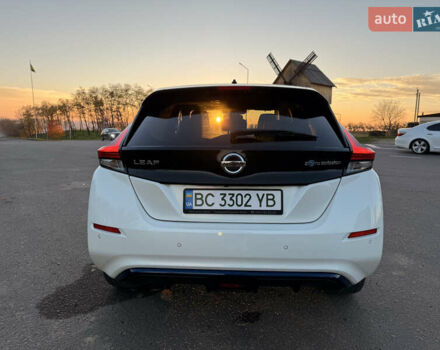 Белый Ниссан Лиф, объемом двигателя 0 л и пробегом 162 тыс. км за 12000 $, фото 2 на Automoto.ua