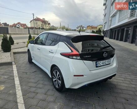 Белый Ниссан Лиф, объемом двигателя 0 л и пробегом 97 тыс. км за 15600 $, фото 4 на Automoto.ua