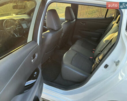 Белый Ниссан Лиф, объемом двигателя 0 л и пробегом 140 тыс. км за 13850 $, фото 12 на Automoto.ua