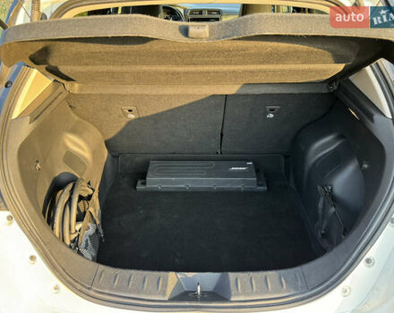 Белый Ниссан Лиф, объемом двигателя 0 л и пробегом 200 тыс. км за 12000 $, фото 12 на Automoto.ua