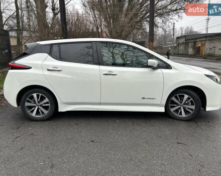 Білий Ніссан Ліф, об'ємом двигуна 0 л та пробігом 52 тис. км за 12380 $, фото 5 на Automoto.ua