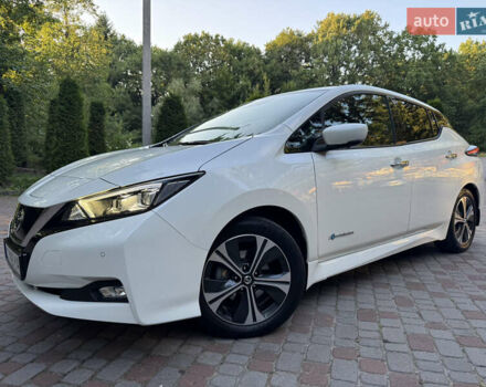 Белый Ниссан Лиф, объемом двигателя 0 л и пробегом 135 тыс. км за 12150 $, фото 28 на Automoto.ua