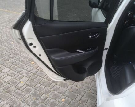 Белый Ниссан Лиф, объемом двигателя 0 л и пробегом 101 тыс. км за 12800 $, фото 5 на Automoto.ua