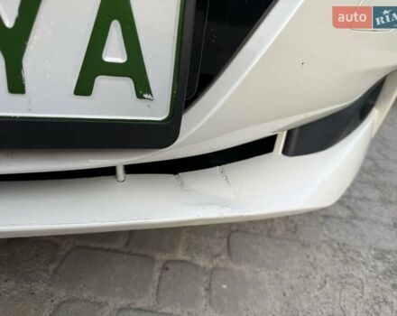 Білий Ніссан Ліф, об'ємом двигуна 0 л та пробігом 90 тис. км за 10000 $, фото 17 на Automoto.ua