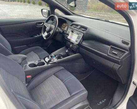 Белый Ниссан Лиф, объемом двигателя 0 л и пробегом 108 тыс. км за 12700 $, фото 21 на Automoto.ua