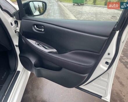 Белый Ниссан Лиф, объемом двигателя 0 л и пробегом 108 тыс. км за 12700 $, фото 22 на Automoto.ua